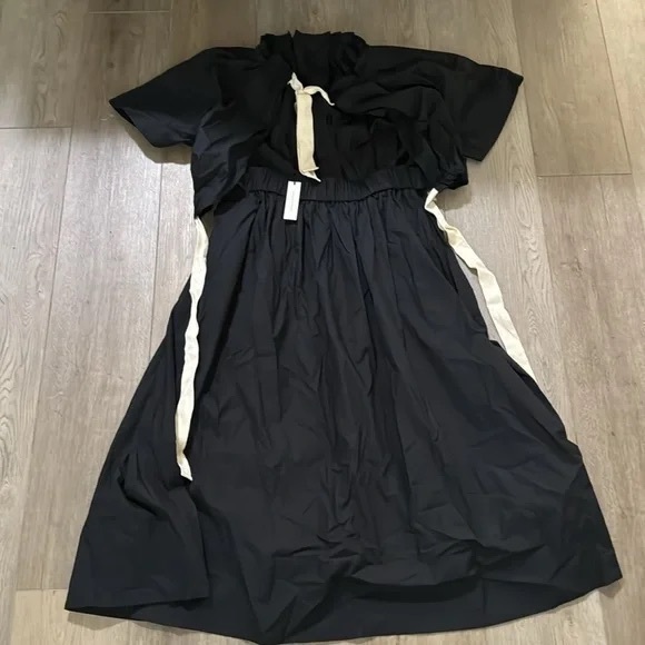 Banana Republic Poplin Black Dress with Open Back - Picture 5 of 13
